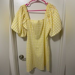 Gingham puffer sleeve dress
